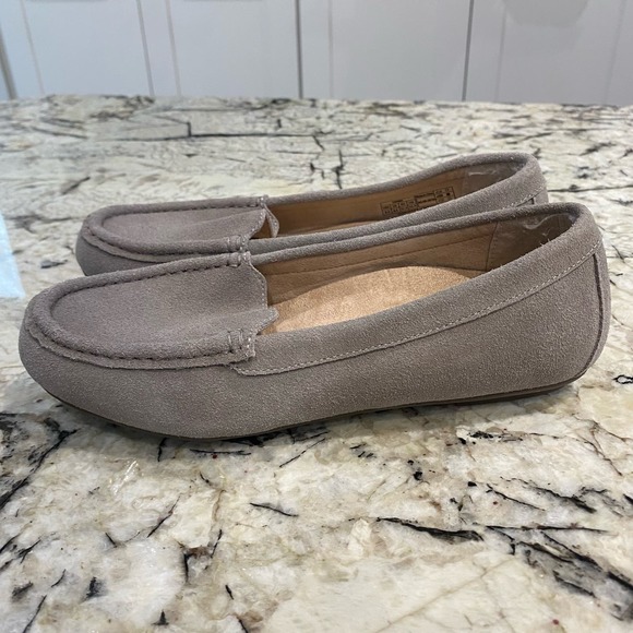 Vionic Shoes - Vionic Debbie Gray Loafer Size 6.5